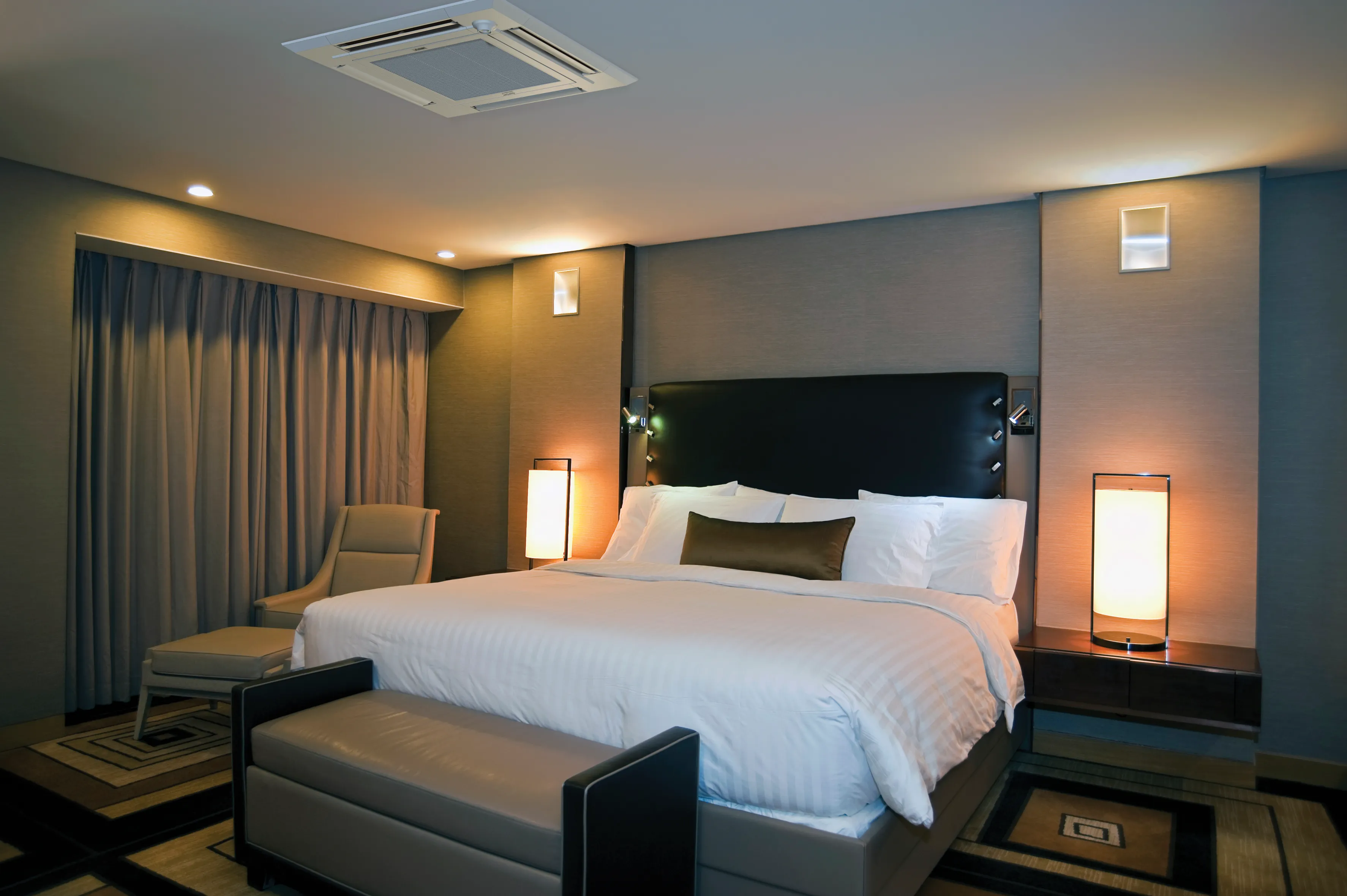 Four-way Ceiling Cassette PLA installed